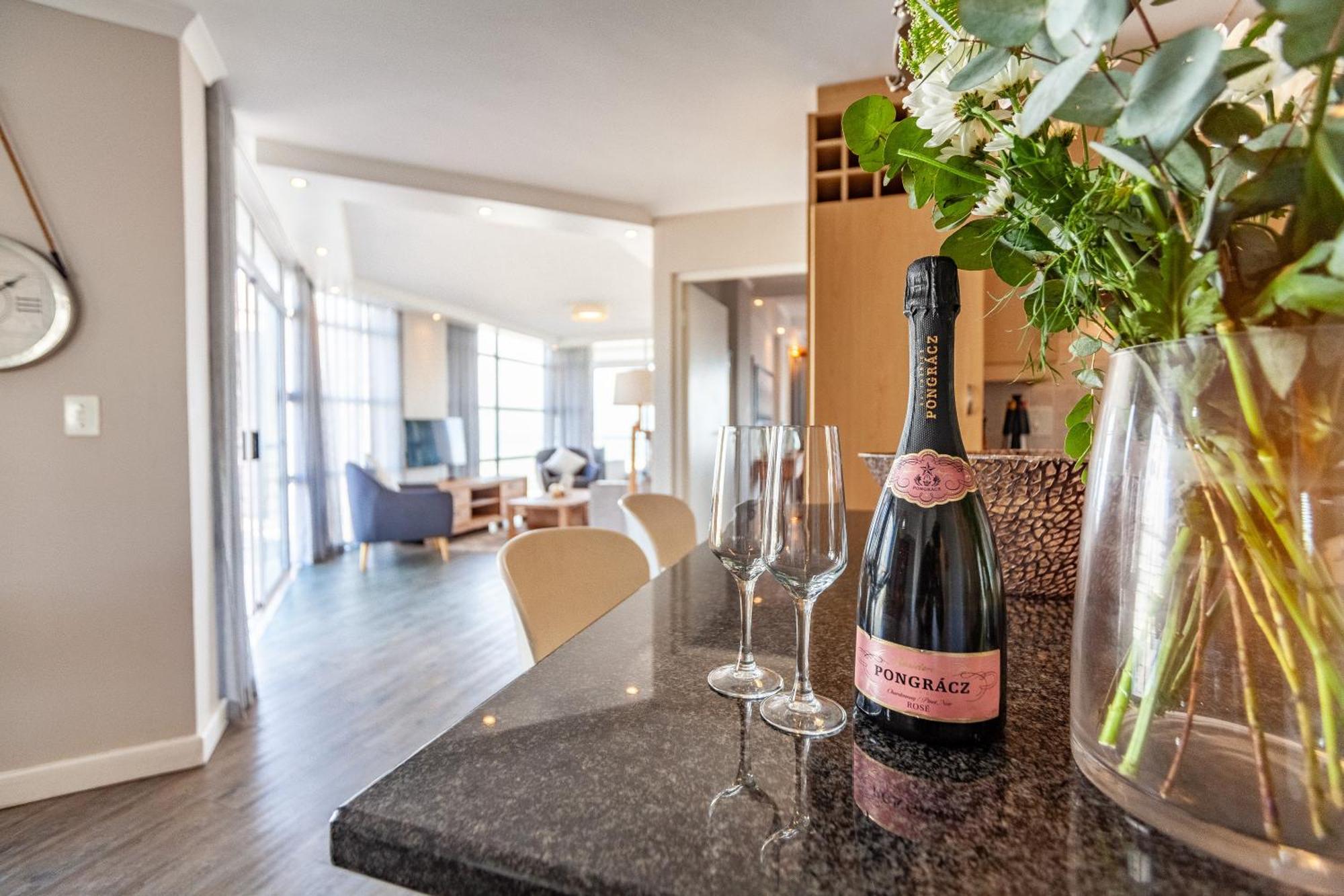 Luxury Ocean View Beachfront 2 Bed Apartment -206 The Waves, Blouberg, Cape Town Bloubergstrand Exteriér fotografie